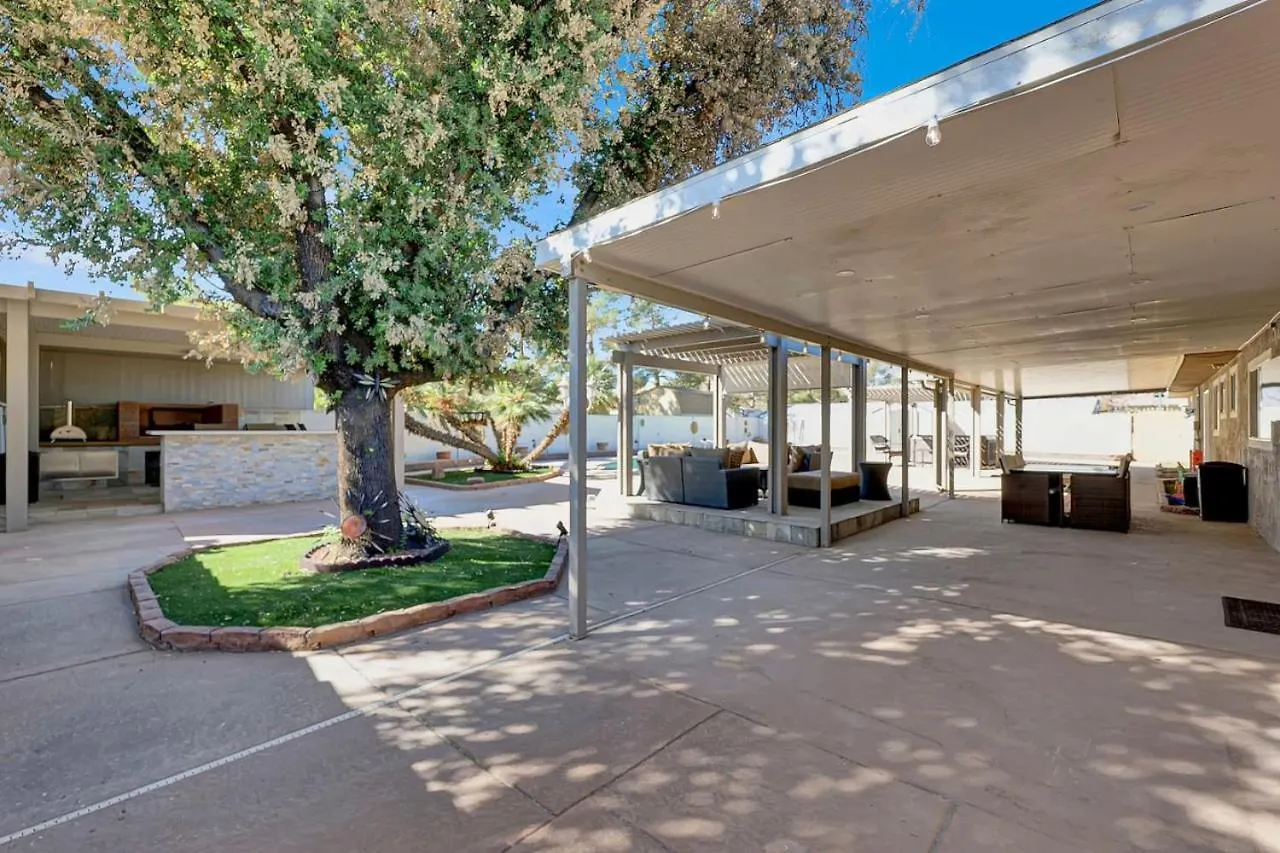 Spacious 4Br Plus Den With Pool, Jacuzzi, Bbq, Near Strip Las Vegas
