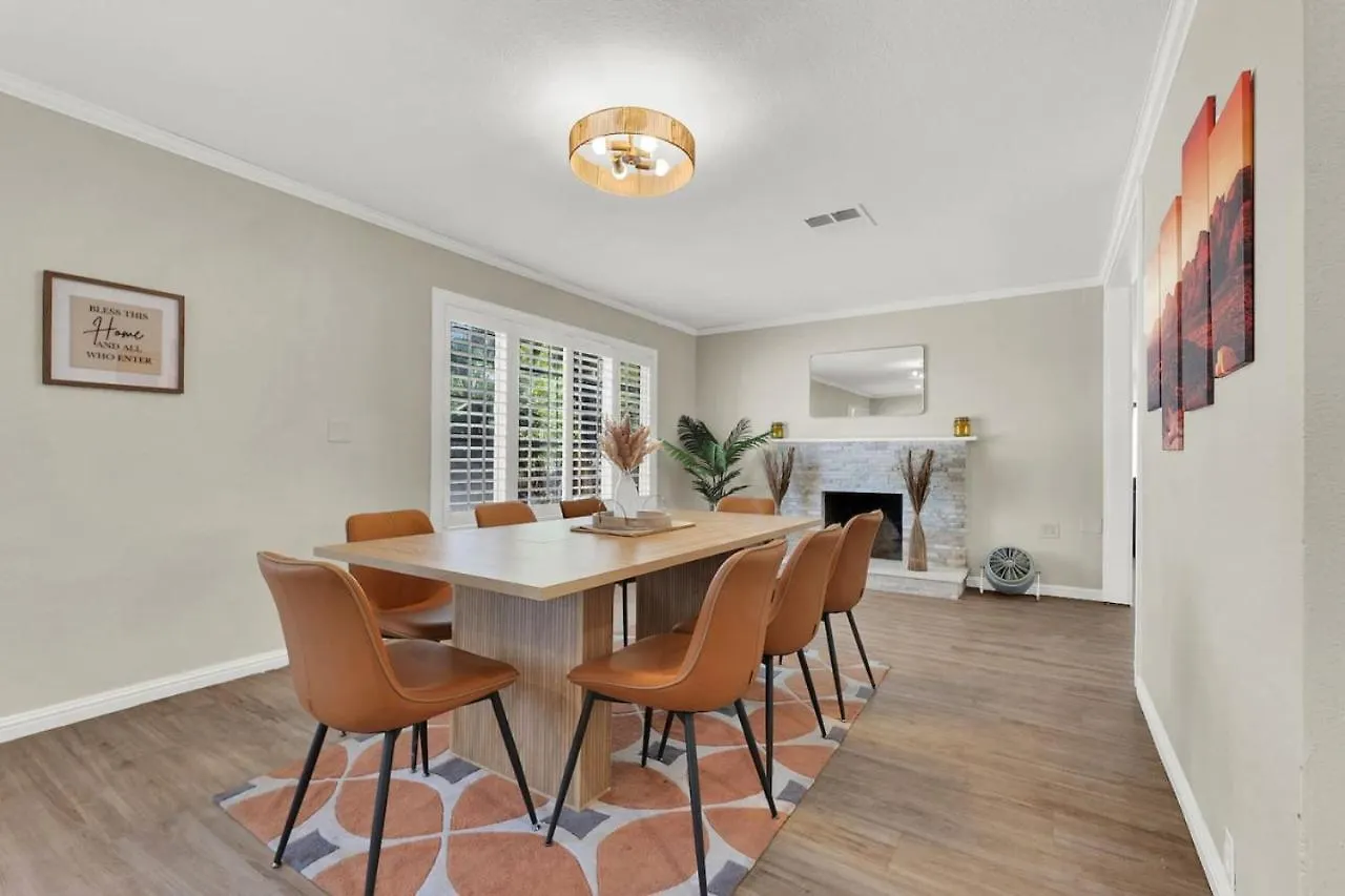 Vakantiehuis Spacious 4Br Plus Den With Pool, Jacuzzi, Bbq, Near Strip Las Vegas
