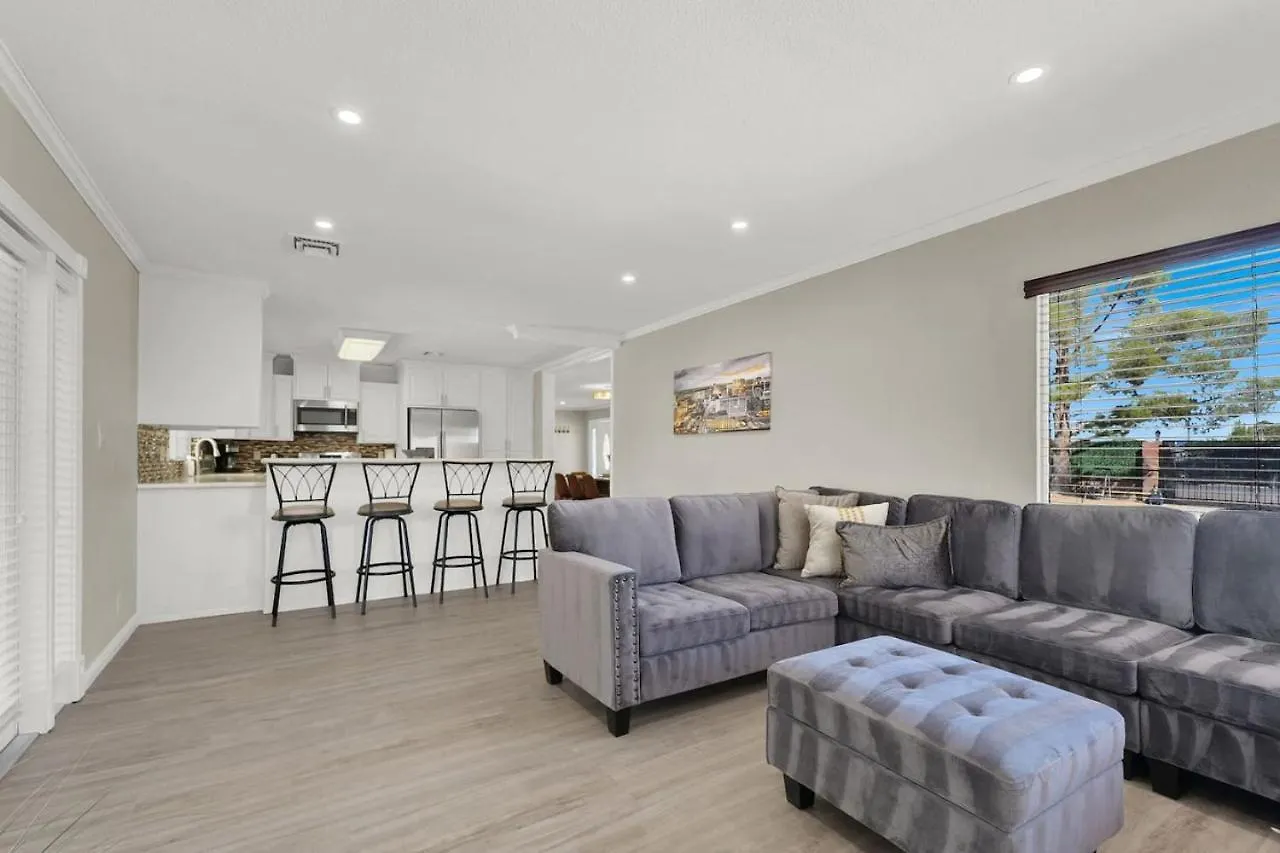 Spacious 4Br Plus Den With Pool, Jacuzzi, Bbq, Near Strip Las Vegas 0*,
