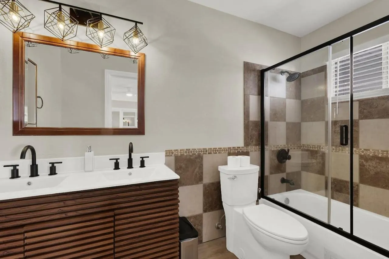 Spacious 4Br Plus Den With Pool, Jacuzzi, Bbq, Near Strip Las Vegas Verenigde Staten