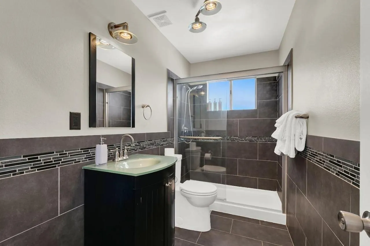 Spacious 4Br Plus Den With Pool, Jacuzzi, Bbq, Near Strip Las Vegas