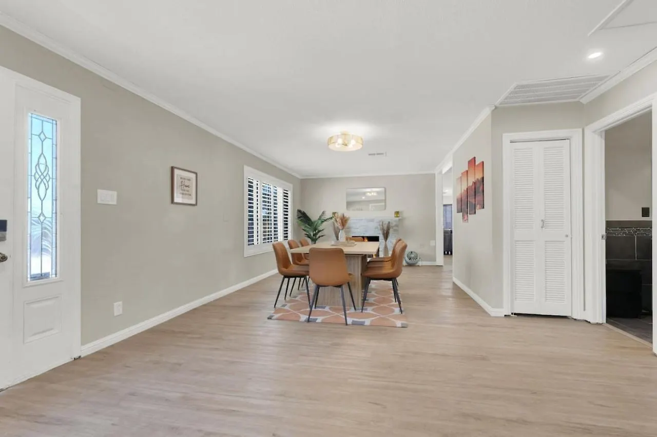 לאס וגאס Spacious 4Br Plus Den With Pool, Jacuzzi, Bbq, Near Strip 0*, לאס וגאס ארצות הברית